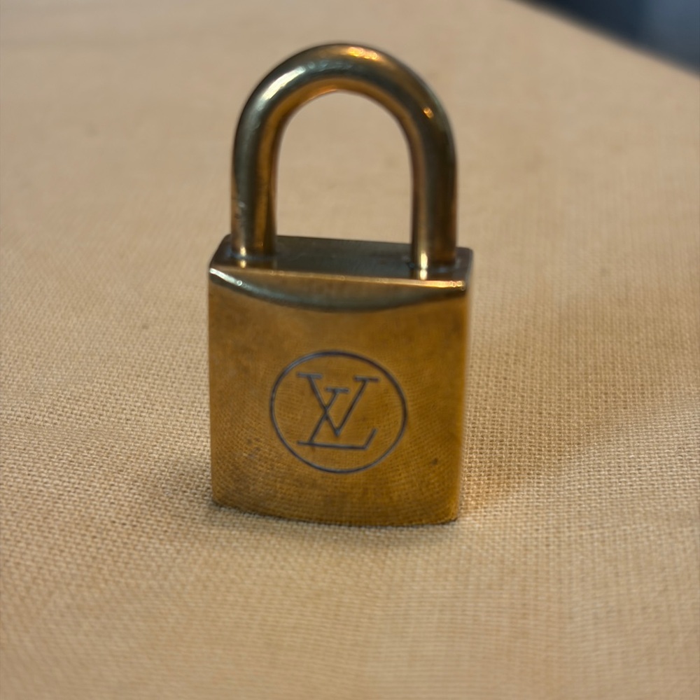 Louis Vuitton Lock no Key